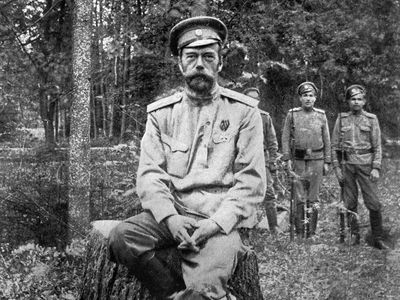 Nicholas II with guards outside the imperial palace.